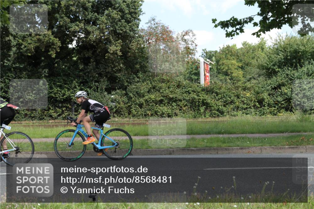 10.08.2025 - GEWOBA Citytriathlon Bremen Yannick Fuchs http://msf.ph/oto/8568481 10.08.2025 12:58:33 Radfahren 609, 726, 795, 802, 870, 910 meine-sportfotos.de