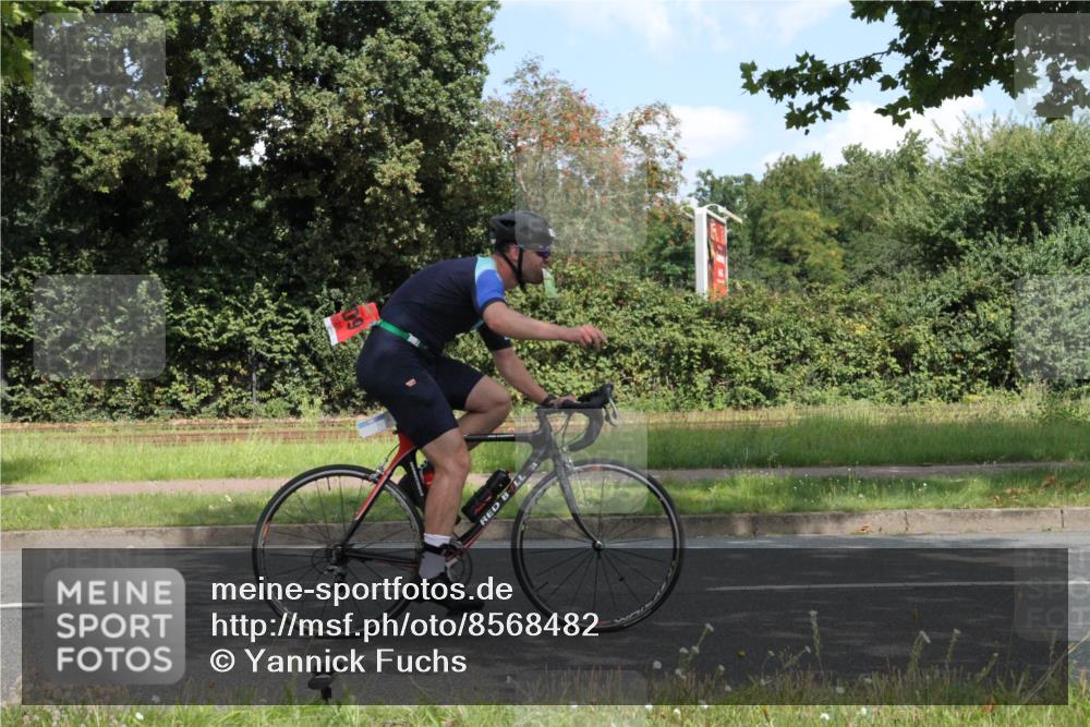 10.08.2025 - GEWOBA Citytriathlon Bremen Yannick Fuchs http://msf.ph/oto/8568482 10.08.2025 12:58:37 Radfahren 609, 762, 795, 802, 870, 910 meine-sportfotos.de