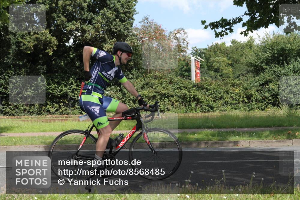 10.08.2025 - GEWOBA Citytriathlon Bremen Yannick Fuchs http://msf.ph/oto/8568485 10.08.2025 12:58:46 Radfahren 602, 609, 705, 762, 795, 802, 870, 885, 910, 921, 1038 meine-sportfotos.de
