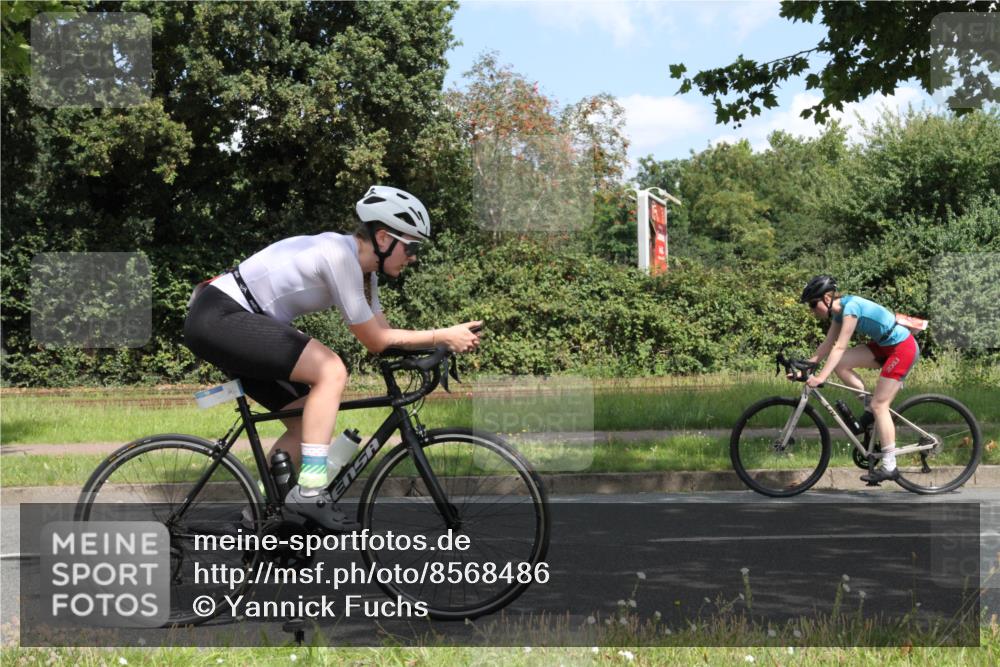 10.08.2025 - GEWOBA Citytriathlon Bremen Yannick Fuchs http://msf.ph/oto/8568486 10.08.2025 12:58:47 Radfahren 602, 609, 705, 762, 795, 802, 870, 885, 910, 921, 1038 meine-sportfotos.de