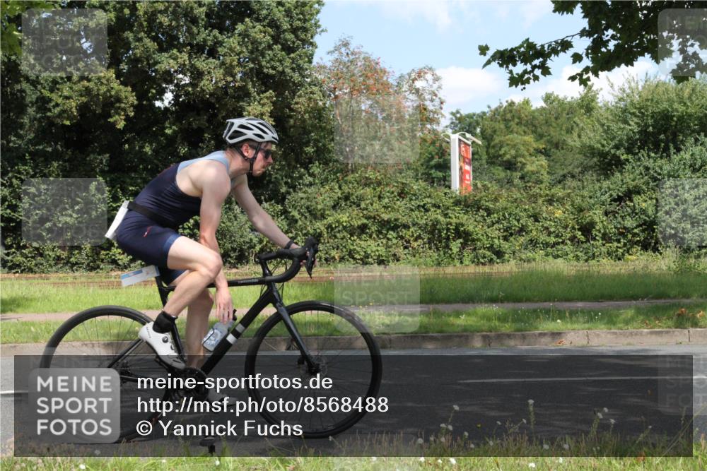 10.08.2025 - GEWOBA Citytriathlon Bremen Yannick Fuchs http://msf.ph/oto/8568488 10.08.2025 12:58:49 Radfahren 602, 609, 705, 762, 795, 802, 870, 885, 910, 921, 1038 meine-sportfotos.de