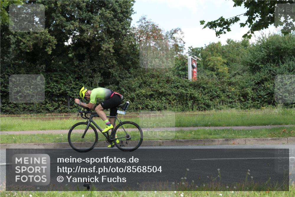 10.08.2025 - GEWOBA Citytriathlon Bremen Yannick Fuchs http://msf.ph/oto/8568504 10.08.2025 12:59:07 Radfahren 596, 602, 611, 705, 709, 846, 1038 meine-sportfotos.de
