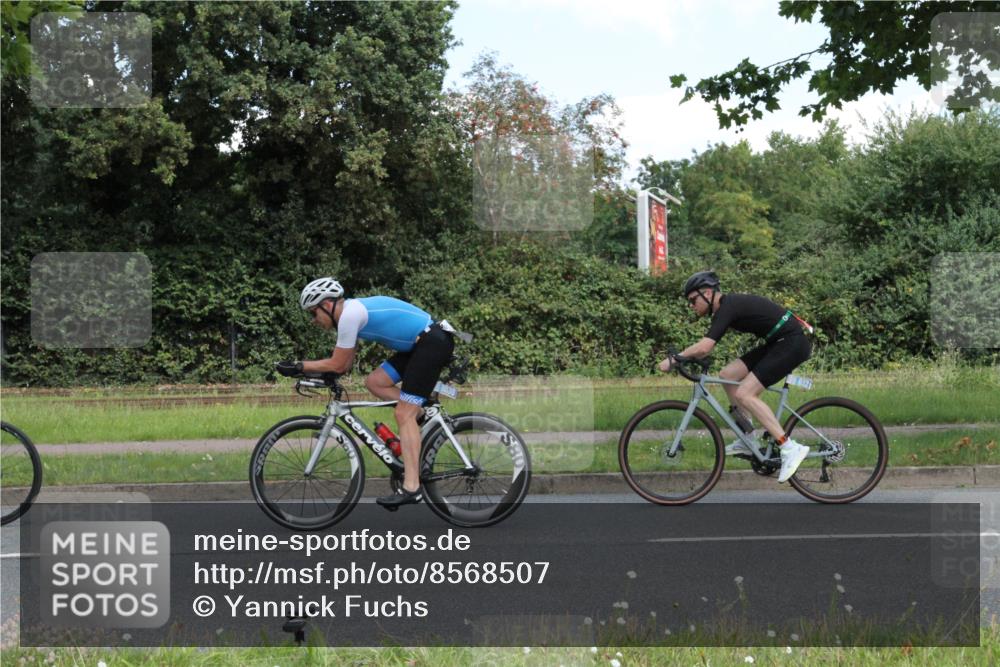 10.08.2025 - GEWOBA Citytriathlon Bremen Yannick Fuchs http://msf.ph/oto/8568507 10.08.2025 12:59:11 Radfahren 596, 611, 709, 710, 846 meine-sportfotos.de