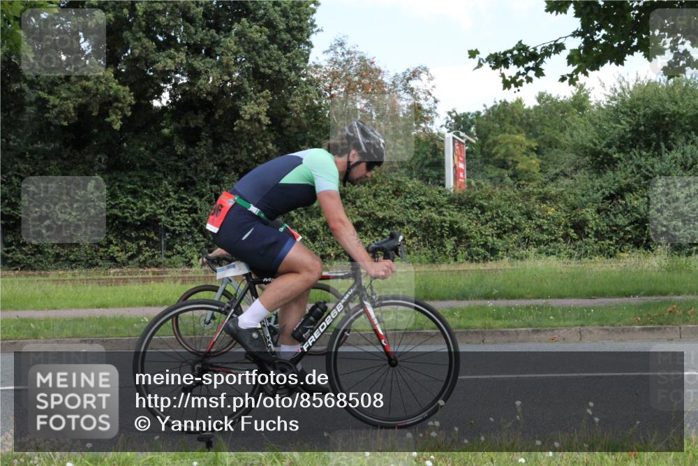 10.08.2025 - GEWOBA Citytriathlon Bremen Yannick Fuchs http://msf.ph/oto/8568508 10.08.2025 12:59:11 Radfahren 596, 611, 709, 710, 846 meine-sportfotos.de
