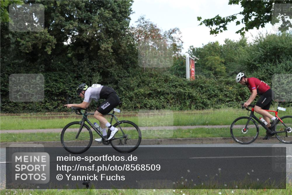 10.08.2025 - GEWOBA Citytriathlon Bremen Yannick Fuchs http://msf.ph/oto/8568509 10.08.2025 12:59:16 Radfahren 596, 606, 611, 709, 710, 846, 899, 975 meine-sportfotos.de