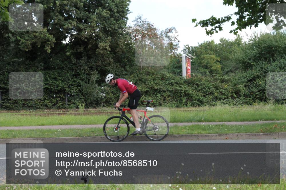 10.08.2025 - GEWOBA Citytriathlon Bremen Yannick Fuchs http://msf.ph/oto/8568510 10.08.2025 12:59:17 Radfahren 596, 606, 611, 709, 710, 846, 899, 975, 978 meine-sportfotos.de