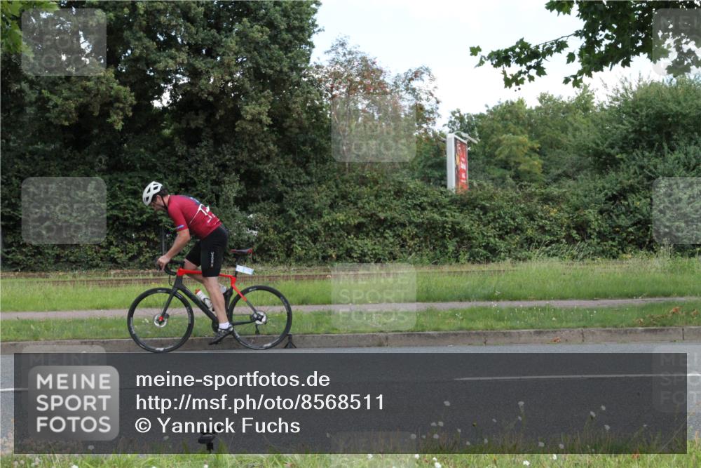 10.08.2025 - GEWOBA Citytriathlon Bremen Yannick Fuchs http://msf.ph/oto/8568511 10.08.2025 12:59:17 Radfahren 596, 606, 611, 709, 710, 846, 899, 975, 978 meine-sportfotos.de