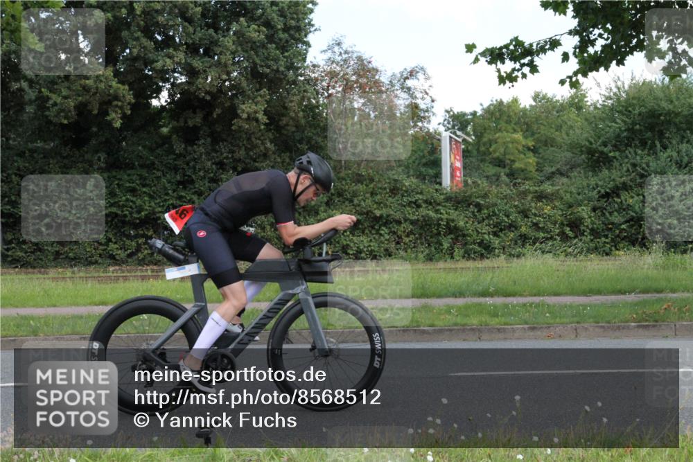 10.08.2025 - GEWOBA Citytriathlon Bremen Yannick Fuchs http://msf.ph/oto/8568512 10.08.2025 12:59:18 Radfahren 596, 606, 611, 709, 710, 846, 899, 975, 978 meine-sportfotos.de