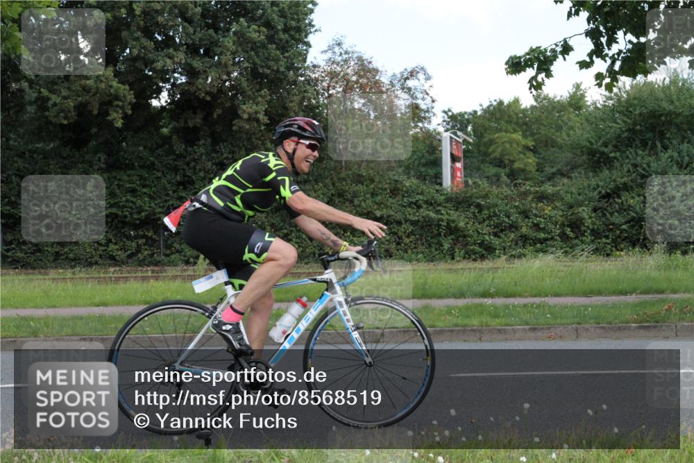 10.08.2025 - GEWOBA Citytriathlon Bremen Yannick Fuchs http://msf.ph/oto/8568519 10.08.2025 12:59:29 Radfahren 606, 611, 709, 710, 846, 899, 975, 978 meine-sportfotos.de