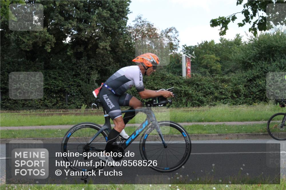 10.08.2025 - GEWOBA Citytriathlon Bremen Yannick Fuchs http://msf.ph/oto/8568526 10.08.2025 12:59:47 Radfahren 595, 614, 623, 628, 644, 698, 850, 889, 907, 934, 949, 1002 meine-sportfotos.de