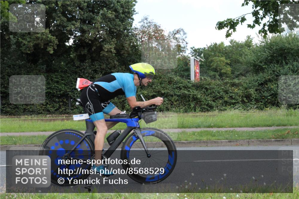 10.08.2025 - GEWOBA Citytriathlon Bremen Yannick Fuchs http://msf.ph/oto/8568529 10.08.2025 12:59:50 Radfahren 595, 614, 623, 628, 644, 698, 835, 850, 889, 907, 934, 949, 1002, 1030 meine-sportfotos.de