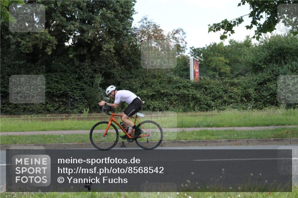 10.08.2025 - GEWOBA Citytriathlon Bremen Yannick Fuchs http://msf.ph/oto/8568542 10.08.2025 13:00:03 Radfahren 614, 623, 628, 652, 698, 803, 835, 848, 871, 889, 934, 983, 1002, 1012, 1022, 1030 meine-sportfotos.de