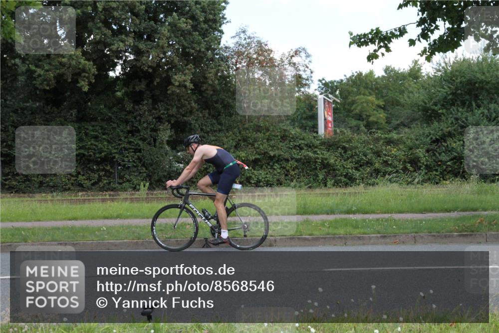 10.08.2025 - GEWOBA Citytriathlon Bremen Yannick Fuchs http://msf.ph/oto/8568546 10.08.2025 13:00:11 Radfahren 652, 665, 803, 835, 848, 871, 983, 1002, 1012, 1022, 1030 meine-sportfotos.de