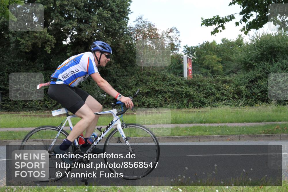 10.08.2025 - GEWOBA Citytriathlon Bremen Yannick Fuchs http://msf.ph/oto/8568547 10.08.2025 13:00:11 Radfahren 652, 665, 803, 835, 848, 871, 983, 1002, 1012, 1022, 1030 meine-sportfotos.de