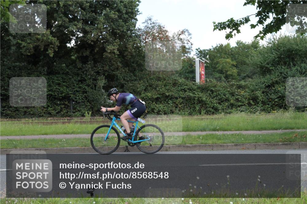 10.08.2025 - GEWOBA Citytriathlon Bremen Yannick Fuchs http://msf.ph/oto/8568548 10.08.2025 13:00:12 Radfahren 652, 665, 803, 835, 848, 871, 983, 1002, 1012, 1022, 1030 meine-sportfotos.de
