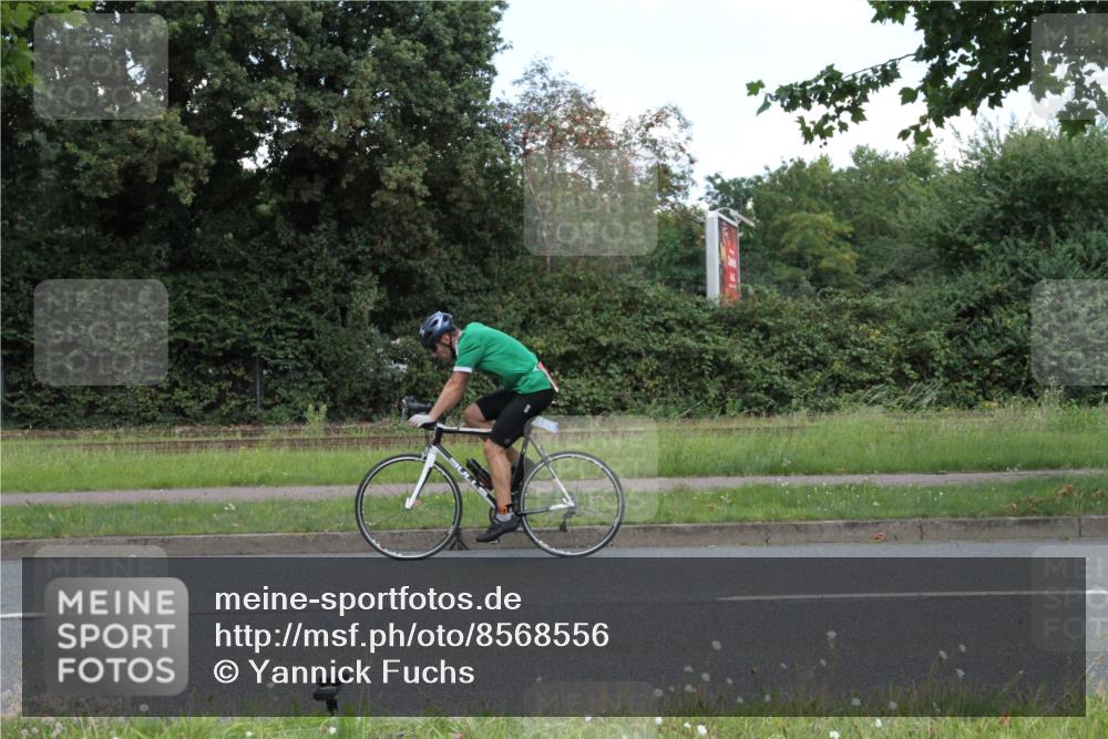 10.08.2025 - GEWOBA Citytriathlon Bremen Yannick Fuchs http://msf.ph/oto/8568556 10.08.2025 13:00:20 Radfahren 652, 665, 803, 848, 983, 1012 meine-sportfotos.de