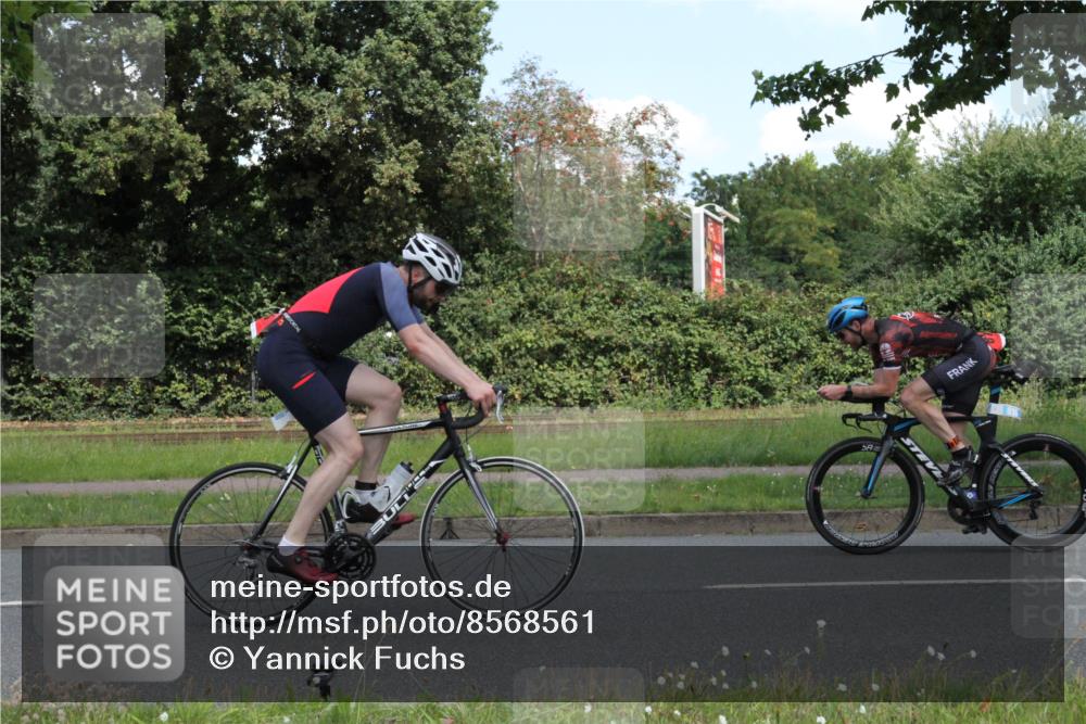 10.08.2025 - GEWOBA Citytriathlon Bremen Yannick Fuchs http://msf.ph/oto/8568561 10.08.2025 13:00:43 Radfahren 581, 613, 785, 1023 meine-sportfotos.de