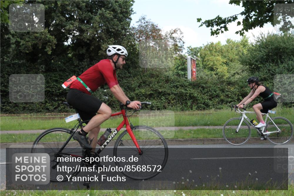 10.08.2025 - GEWOBA Citytriathlon Bremen Yannick Fuchs http://msf.ph/oto/8568572 10.08.2025 13:00:56 Radfahren 613, 646, 669, 677, 684, 713, 862, 944, 1023 meine-sportfotos.de
