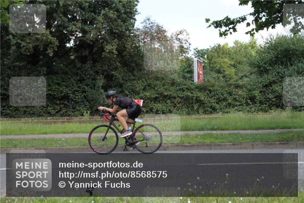 10.08.2025 - GEWOBA Citytriathlon Bremen Yannick Fuchs http://msf.ph/oto/8568575 10.08.2025 13:00:59 Radfahren 646, 669, 677, 684, 713, 837, 862, 944 meine-sportfotos.de