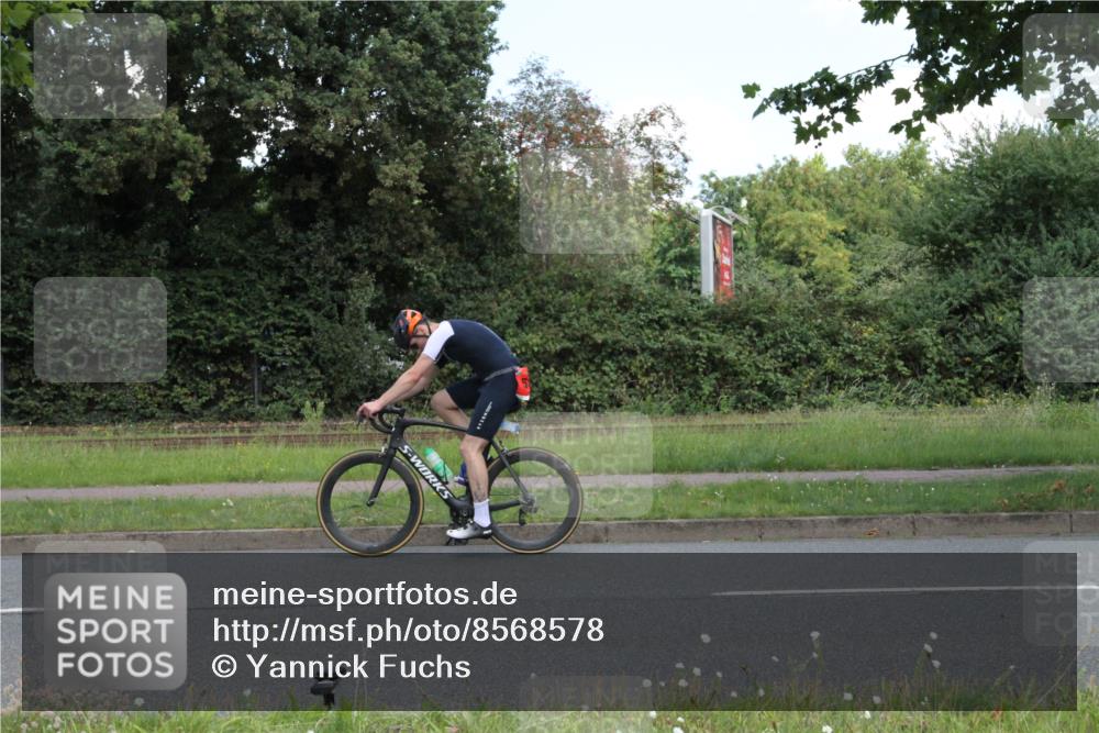 10.08.2025 - GEWOBA Citytriathlon Bremen Yannick Fuchs http://msf.ph/oto/8568578 10.08.2025 13:01:04 Radfahren 646, 669, 677, 684, 713, 837, 862, 926, 944, 1001 meine-sportfotos.de