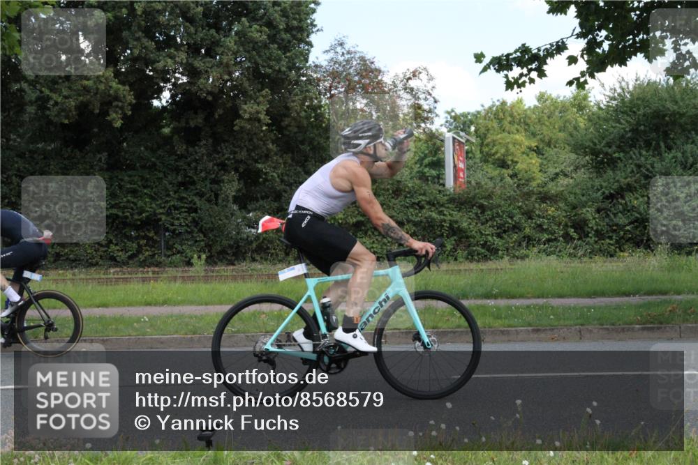 10.08.2025 - GEWOBA Citytriathlon Bremen Yannick Fuchs http://msf.ph/oto/8568579 10.08.2025 13:01:04 Radfahren 646, 669, 677, 684, 713, 837, 862, 926, 944, 1001 meine-sportfotos.de