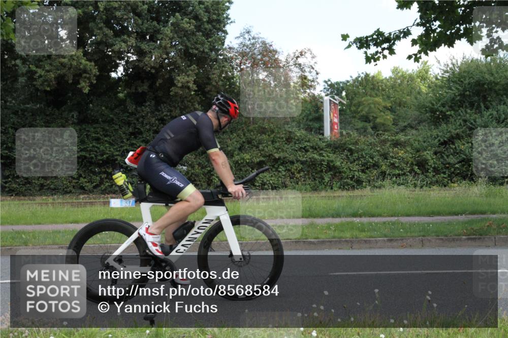 10.08.2025 - GEWOBA Citytriathlon Bremen Yannick Fuchs http://msf.ph/oto/8568584 10.08.2025 13:01:11 Radfahren 646, 684, 713, 829, 837, 862, 926, 944, 1001 meine-sportfotos.de