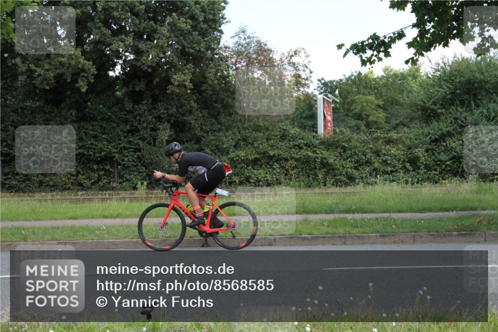 10.08.2025 - GEWOBA Citytriathlon Bremen Yannick Fuchs http://msf.ph/oto/8568585 10.08.2025 13:01:16 Radfahren 713, 829, 837, 926, 944, 1001 meine-sportfotos.de