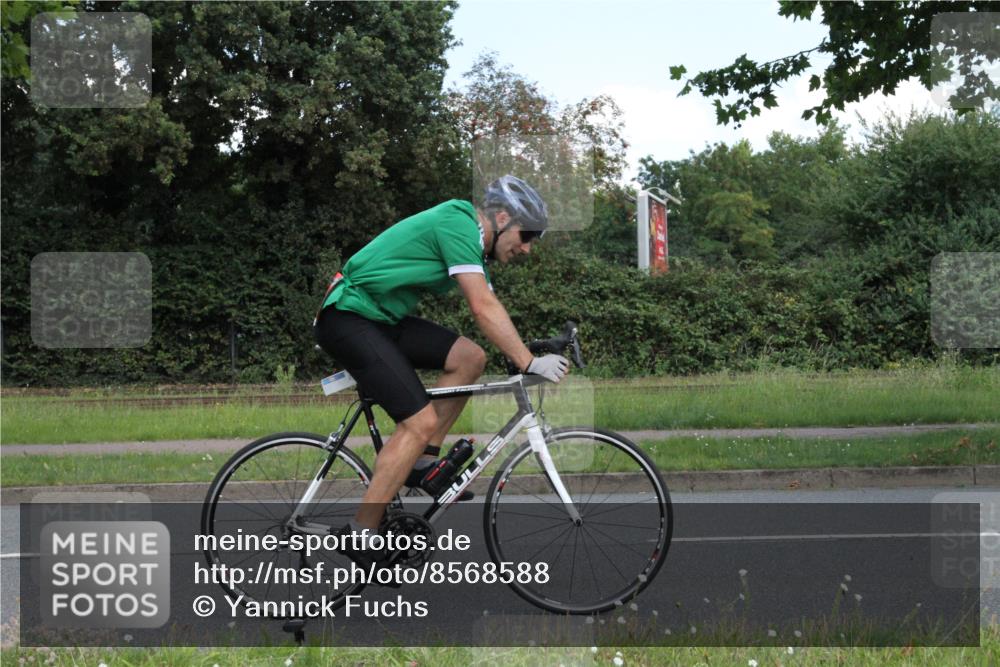 10.08.2025 - GEWOBA Citytriathlon Bremen Yannick Fuchs http://msf.ph/oto/8568588 10.08.2025 13:01:23 Radfahren 800, 816, 829, 926, 1001 meine-sportfotos.de