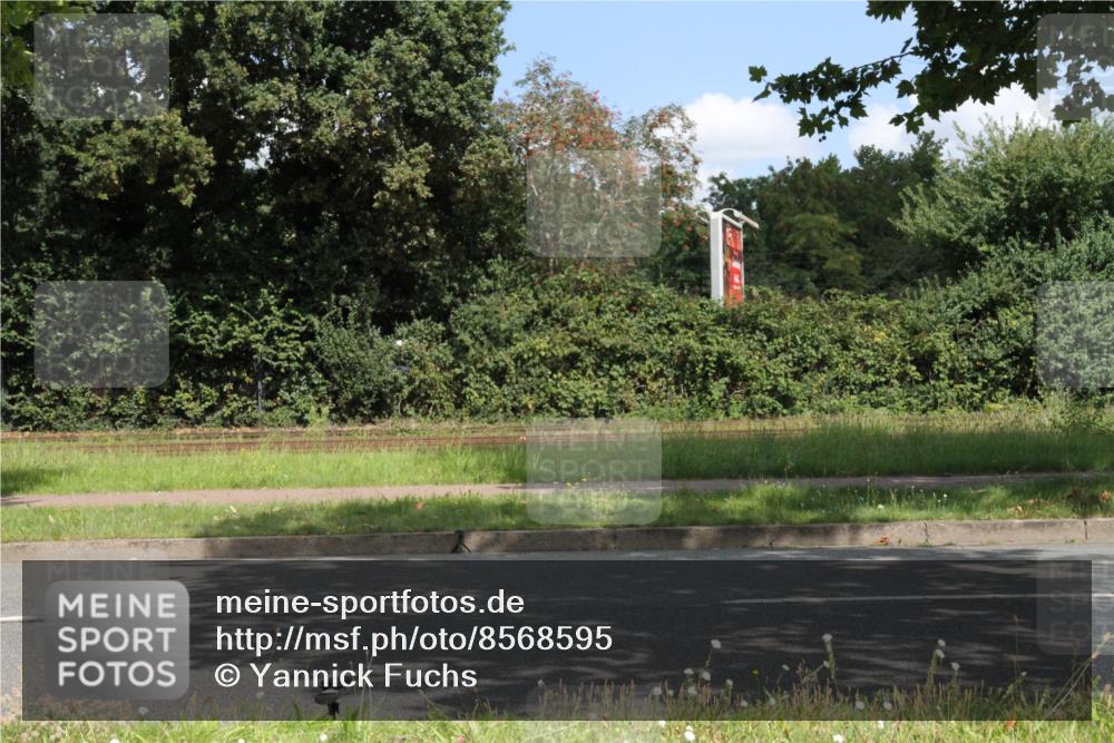 10.08.2025 - GEWOBA Citytriathlon Bremen Yannick Fuchs http://msf.ph/oto/8568595 10.08.2025 13:01:39 Radfahren 608, 663, 703, 716, 754, 800, 816, 819, 828, 851, 923 meine-sportfotos.de