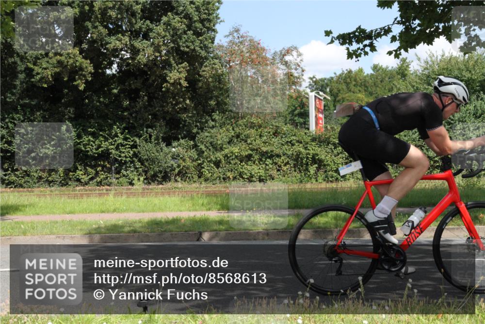 10.08.2025 - GEWOBA Citytriathlon Bremen Yannick Fuchs http://msf.ph/oto/8568613 10.08.2025 13:01:45 Radfahren 586, 608, 663, 703, 716, 754, 816, 819, 828, 851, 923, 953, 964 meine-sportfotos.de