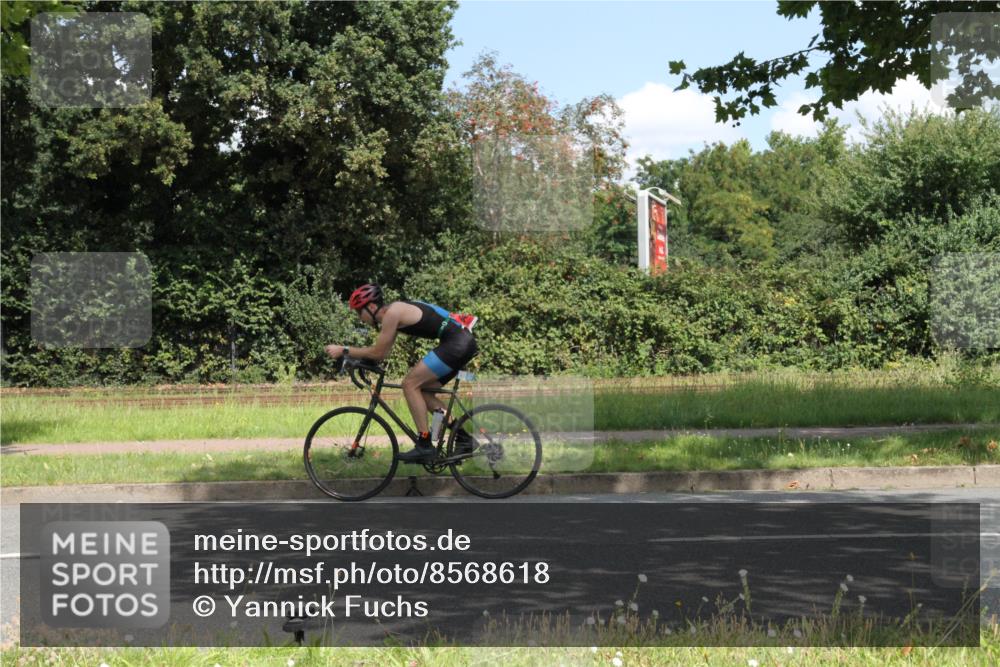 10.08.2025 - GEWOBA Citytriathlon Bremen Yannick Fuchs http://msf.ph/oto/8568618 10.08.2025 13:01:47 Radfahren 586, 608, 663, 703, 716, 754, 816, 819, 828, 842, 851, 923, 953, 964 meine-sportfotos.de