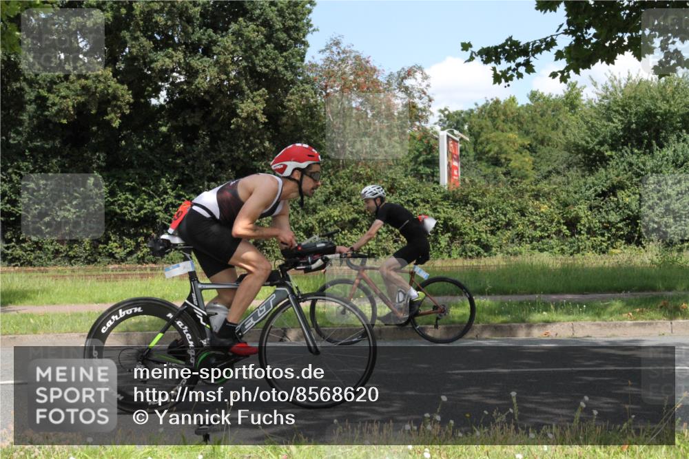 10.08.2025 - GEWOBA Citytriathlon Bremen Yannick Fuchs http://msf.ph/oto/8568620 10.08.2025 13:01:48 Radfahren 586, 608, 663, 703, 716, 754, 819, 828, 842, 851, 923, 953, 964 meine-sportfotos.de