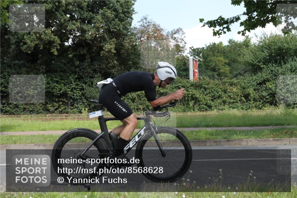 10.08.2025 - GEWOBA Citytriathlon Bremen Yannick Fuchs http://msf.ph/oto/8568628 10.08.2025 13:02:02 Radfahren 586, 731, 842, 923, 953, 964, 1011 meine-sportfotos.de
