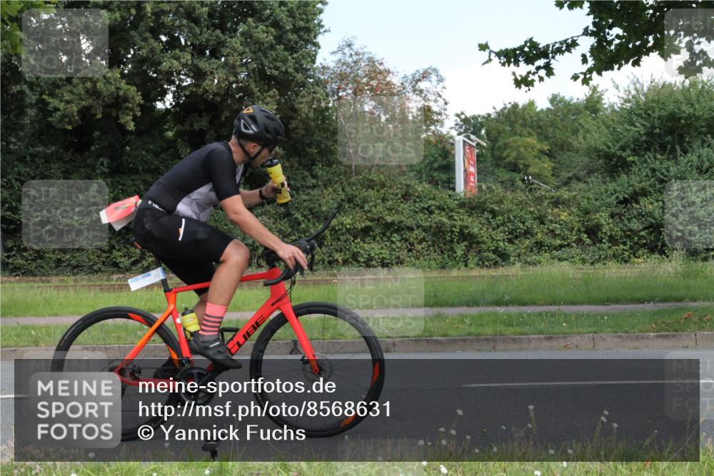 10.08.2025 - GEWOBA Citytriathlon Bremen Yannick Fuchs http://msf.ph/oto/8568631 10.08.2025 13:02:09 Radfahren 586, 731, 842, 1011 meine-sportfotos.de