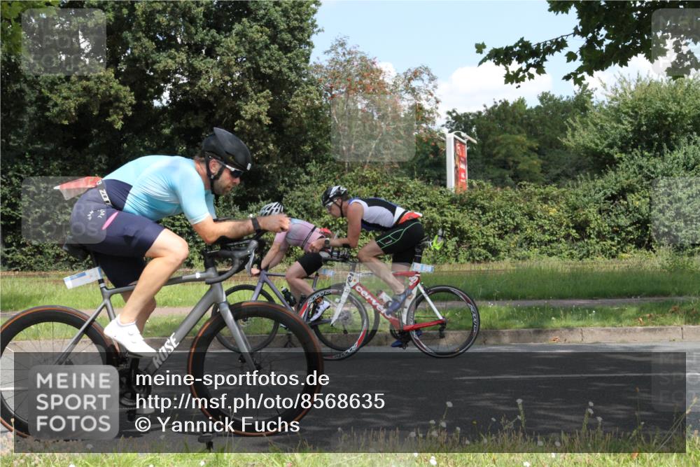 10.08.2025 - GEWOBA Citytriathlon Bremen Yannick Fuchs http://msf.ph/oto/8568635 10.08.2025 13:02:25 Radfahren 607, 771, 955 meine-sportfotos.de