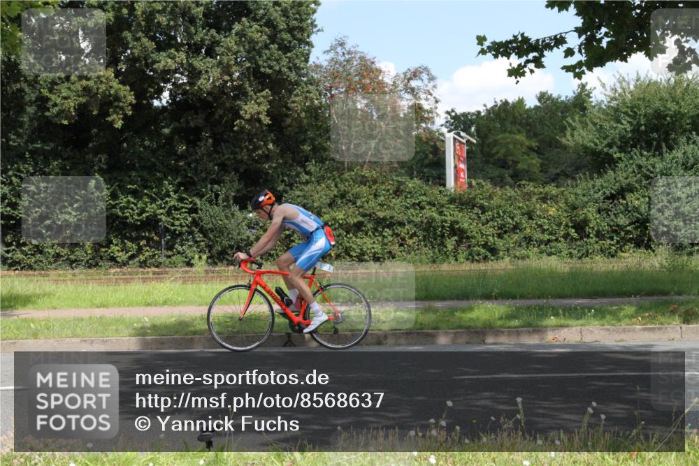 10.08.2025 - GEWOBA Citytriathlon Bremen Yannick Fuchs http://msf.ph/oto/8568637 10.08.2025 13:02:27 Radfahren 607, 647, 771, 955 meine-sportfotos.de