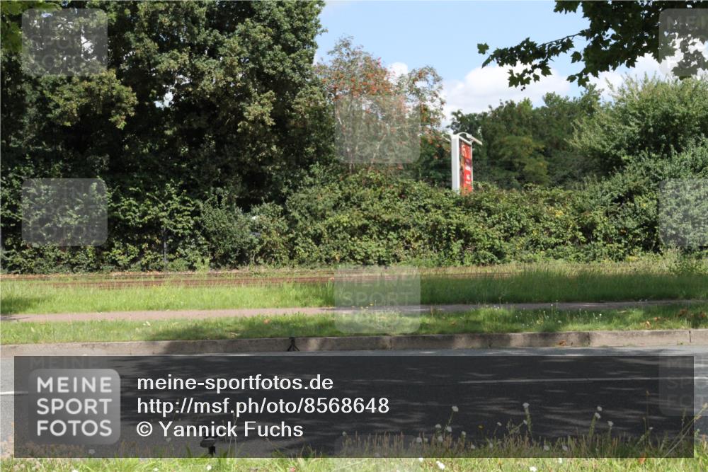 10.08.2025 - GEWOBA Citytriathlon Bremen Yannick Fuchs http://msf.ph/oto/8568648 10.08.2025 13:02:34 Radfahren 607, 647, 661, 712, 771, 911, 955 meine-sportfotos.de