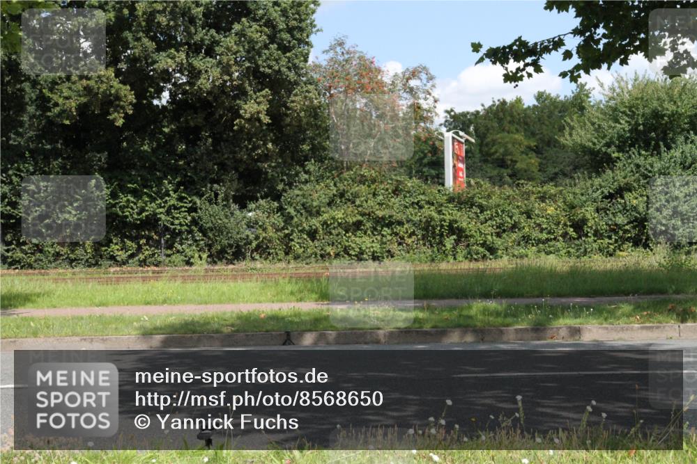 10.08.2025 - GEWOBA Citytriathlon Bremen Yannick Fuchs http://msf.ph/oto/8568650 10.08.2025 13:02:35 Radfahren 607, 647, 661, 712, 771, 911, 955 meine-sportfotos.de