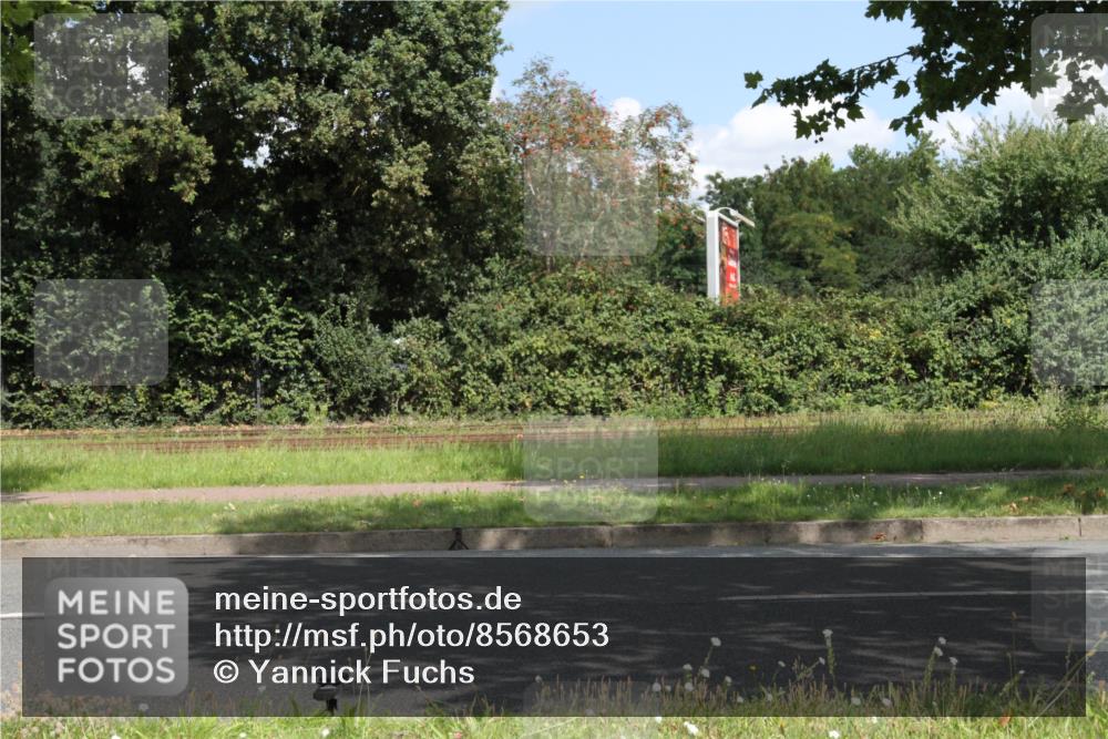 10.08.2025 - GEWOBA Citytriathlon Bremen Yannick Fuchs http://msf.ph/oto/8568653 10.08.2025 13:02:36 Radfahren 607, 647, 661, 712, 771, 911, 955 meine-sportfotos.de
