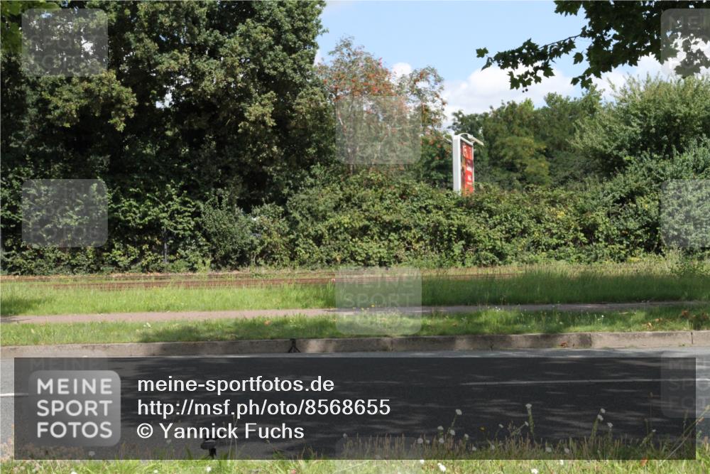 10.08.2025 - GEWOBA Citytriathlon Bremen Yannick Fuchs http://msf.ph/oto/8568655 10.08.2025 13:02:37 Radfahren 607, 647, 661, 712, 771, 911, 955 meine-sportfotos.de