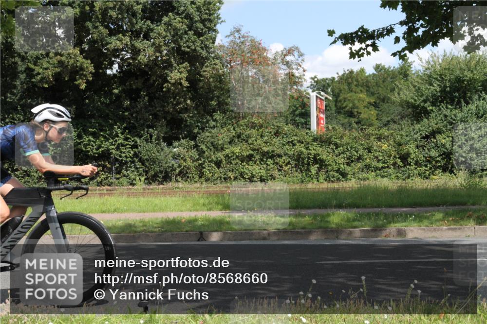 10.08.2025 - GEWOBA Citytriathlon Bremen Yannick Fuchs http://msf.ph/oto/8568660 10.08.2025 13:02:38 Radfahren 607, 647, 661, 712, 911, 955 meine-sportfotos.de