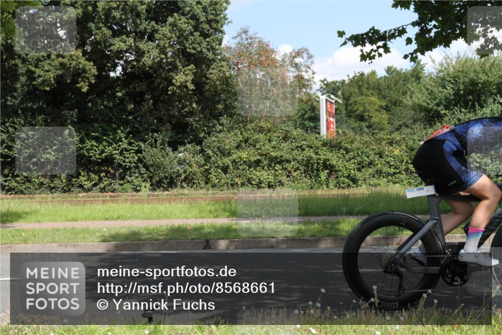 10.08.2025 - GEWOBA Citytriathlon Bremen Yannick Fuchs http://msf.ph/oto/8568661 10.08.2025 13:02:39 Radfahren 607, 647, 661, 712, 911, 955 meine-sportfotos.de