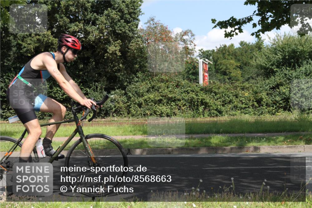 10.08.2025 - GEWOBA Citytriathlon Bremen Yannick Fuchs http://msf.ph/oto/8568663 10.08.2025 13:02:39 Radfahren 607, 647, 661, 712, 911, 955 meine-sportfotos.de