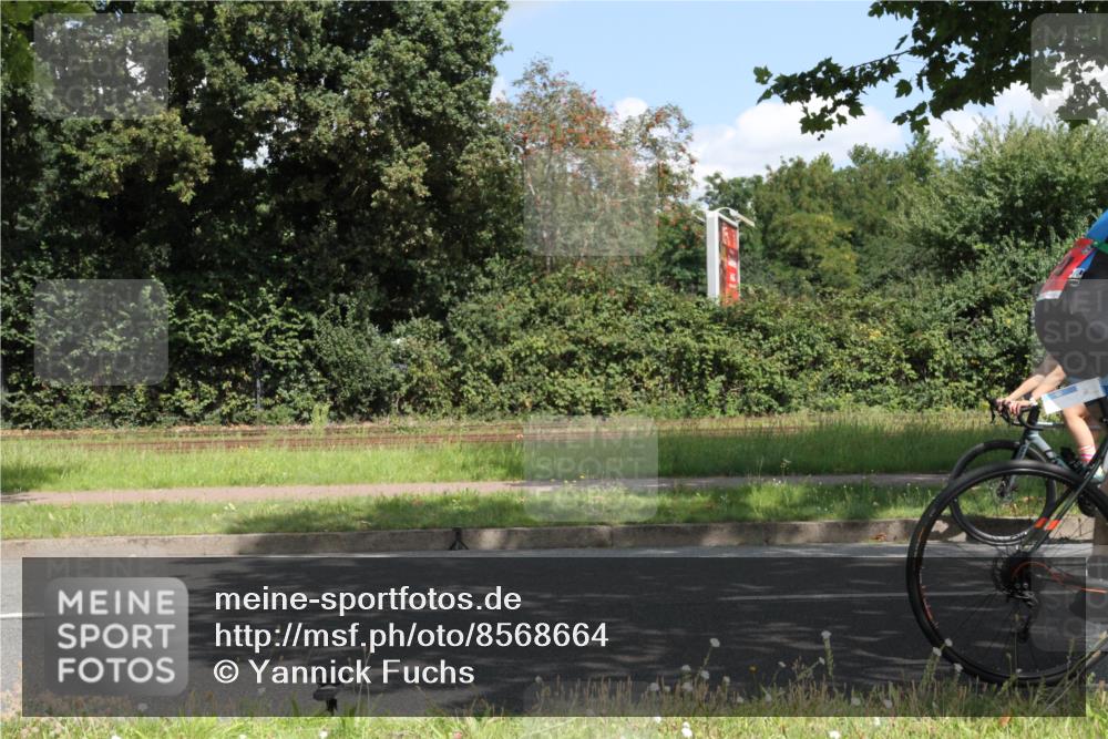 10.08.2025 - GEWOBA Citytriathlon Bremen Yannick Fuchs http://msf.ph/oto/8568664 10.08.2025 13:02:40 Radfahren 607, 647, 661, 712, 911, 955 meine-sportfotos.de