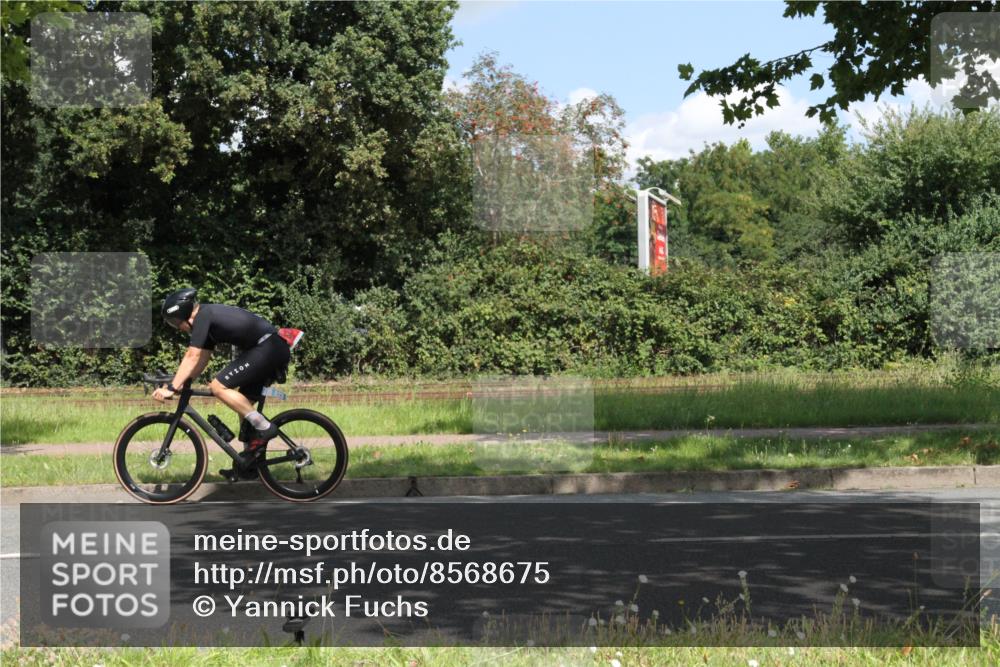 10.08.2025 - GEWOBA Citytriathlon Bremen Yannick Fuchs http://msf.ph/oto/8568675 10.08.2025 13:02:50 Radfahren 647, 661, 712, 911, 955, 1020 meine-sportfotos.de