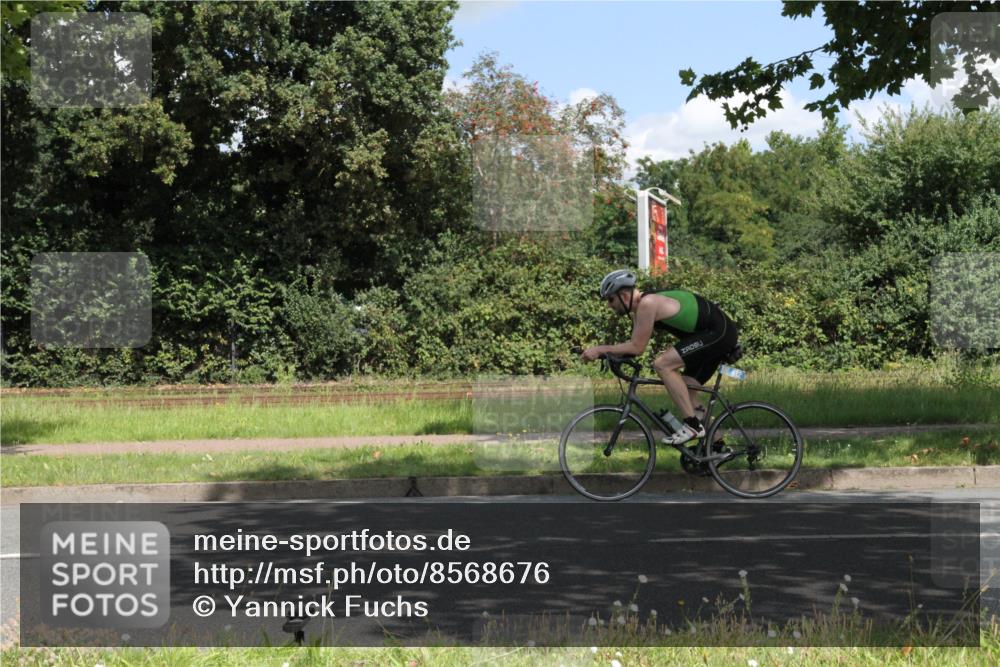 10.08.2025 - GEWOBA Citytriathlon Bremen Yannick Fuchs http://msf.ph/oto/8568676 10.08.2025 13:02:50 Radfahren 647, 661, 712, 911, 955, 1020 meine-sportfotos.de
