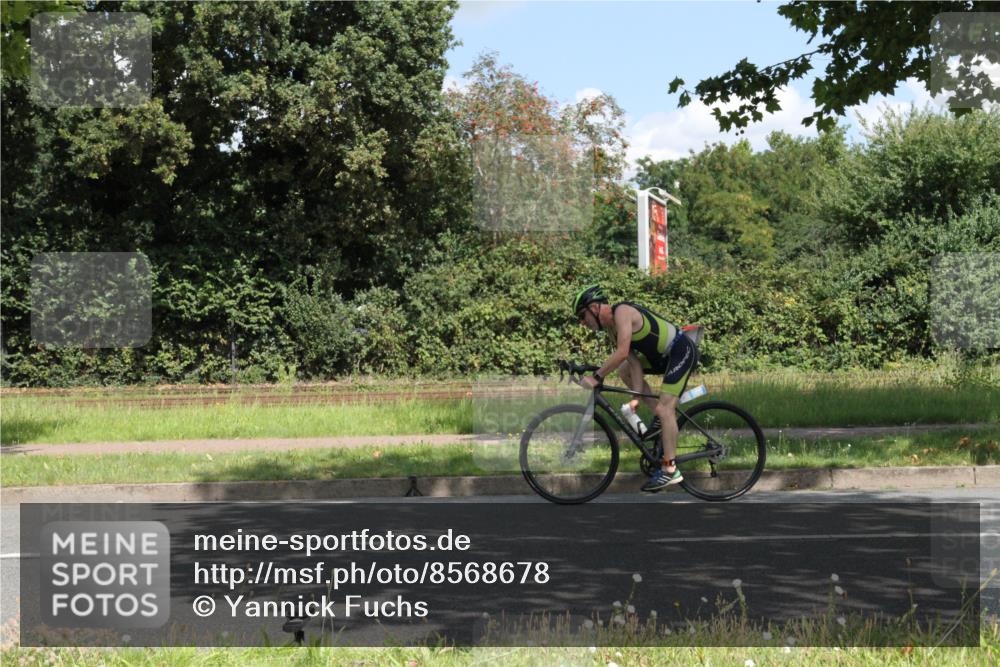10.08.2025 - GEWOBA Citytriathlon Bremen Yannick Fuchs http://msf.ph/oto/8568678 10.08.2025 13:02:54 Radfahren 661, 668, 712, 911, 1020 meine-sportfotos.de