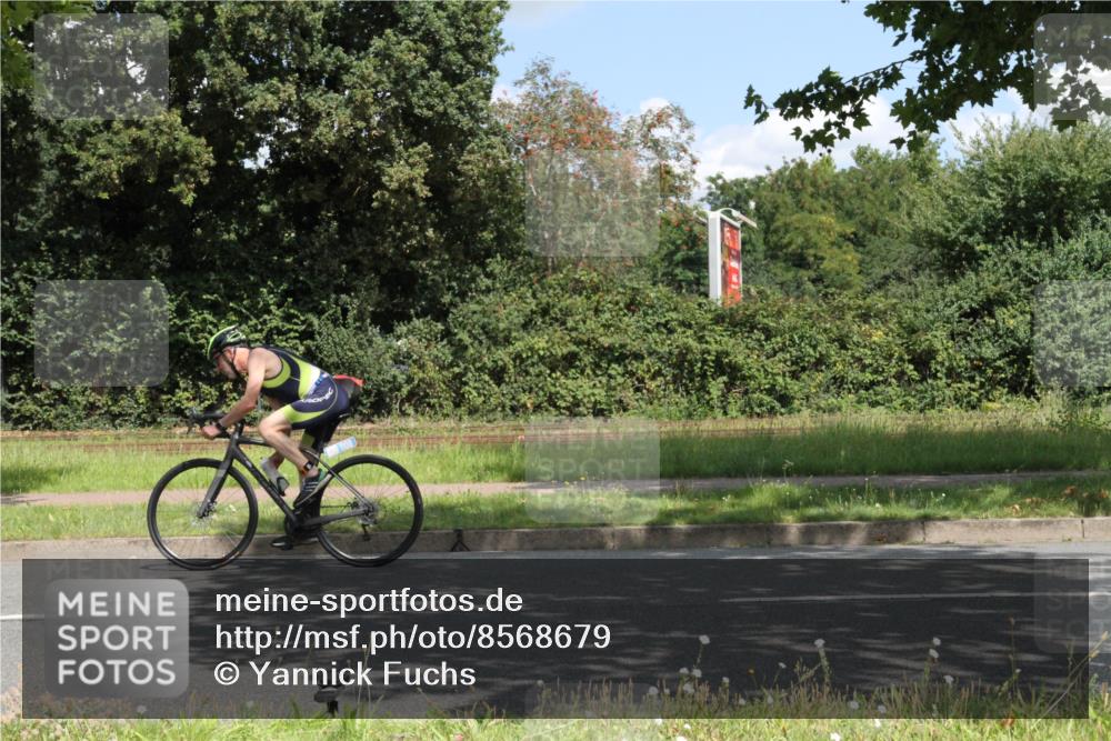 10.08.2025 - GEWOBA Citytriathlon Bremen Yannick Fuchs http://msf.ph/oto/8568679 10.08.2025 13:02:54 Radfahren 661, 668, 712, 911, 1020 meine-sportfotos.de