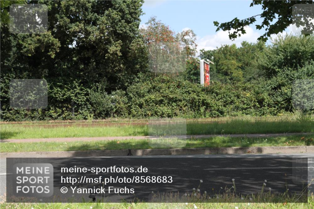 10.08.2025 - GEWOBA Citytriathlon Bremen Yannick Fuchs http://msf.ph/oto/8568683 10.08.2025 13:02:58 Radfahren 668, 693, 911, 945, 1020 meine-sportfotos.de