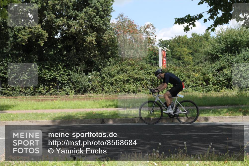 10.08.2025 - GEWOBA Citytriathlon Bremen Yannick Fuchs http://msf.ph/oto/8568684 10.08.2025 13:02:58 Radfahren 668, 693, 911, 945, 1020 meine-sportfotos.de